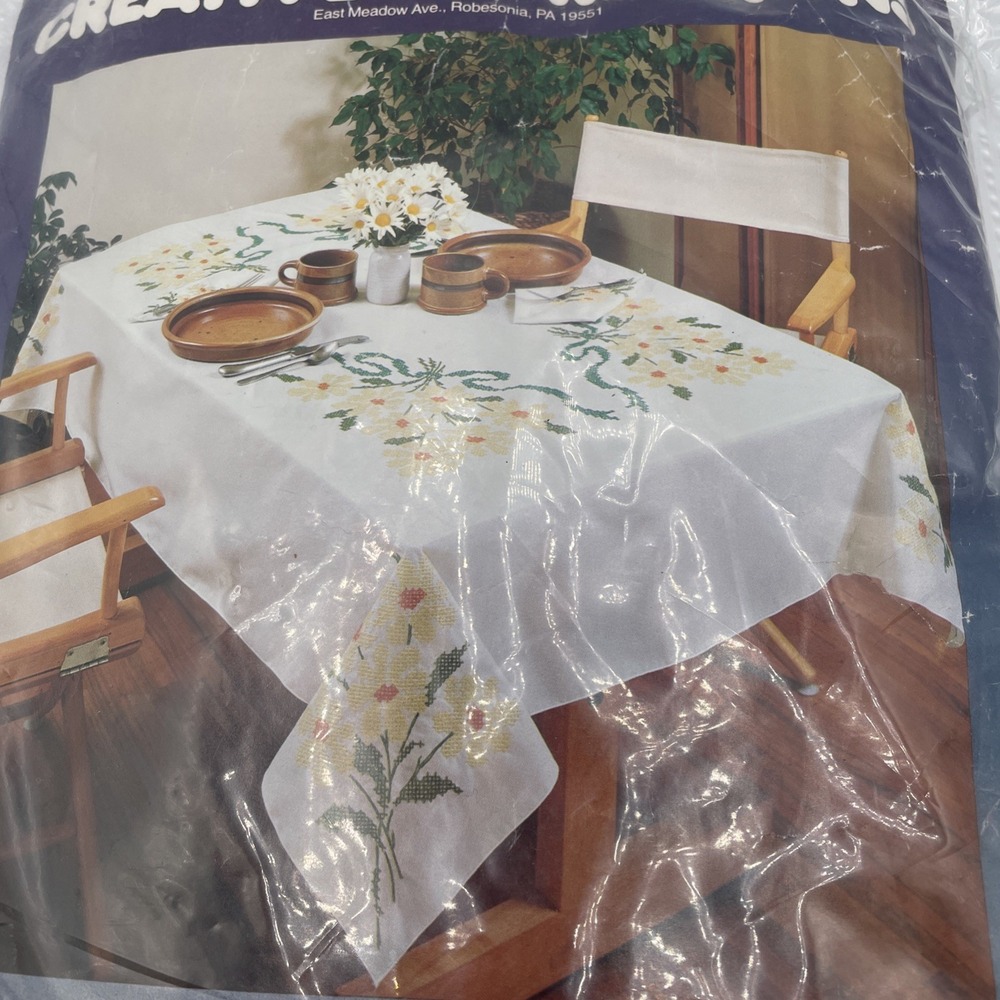 Vtg. Creative Expressions Daisy Patch Tablecloth Cross Stitch Kit 52" x 70" 1981